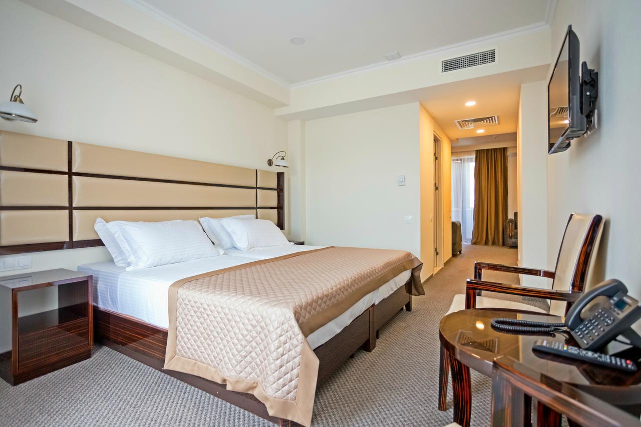 Hotel Genio Tbilisi ภายนอก รูปภาพ