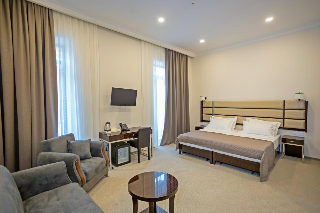 Hotel Genio Tbilisi ภายนอก รูปภาพ